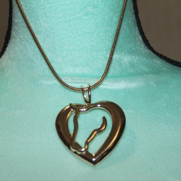 Nwt:  Gold Plated Horse & Heart Necklace set - Picture 1 of 2